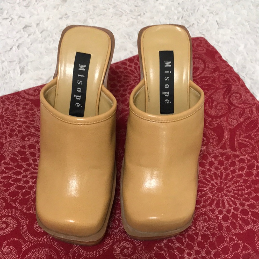 Misopé Ladies Dress Shoes.  Size 5.5